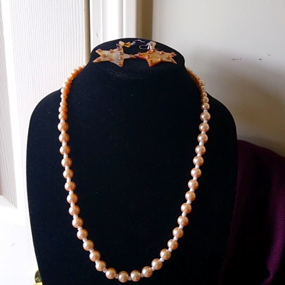 Pearl and earring set ✨